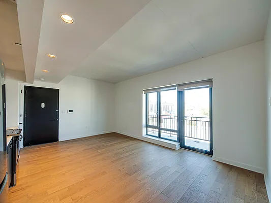 Rented by Bouklis Group | media 13