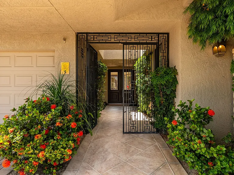 5 Stanford Dr — Photo 5