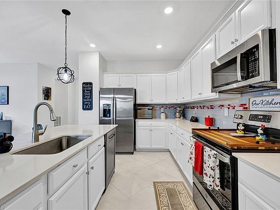 5th image of 2622 Scarlet WAY