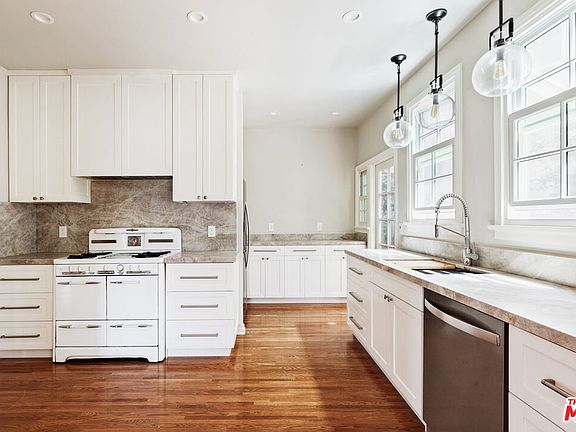 3rd image of 736 N Occidental Blvd #1