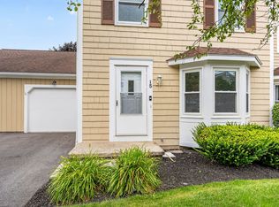 15 Hanna Ln, Webster, NY 14580