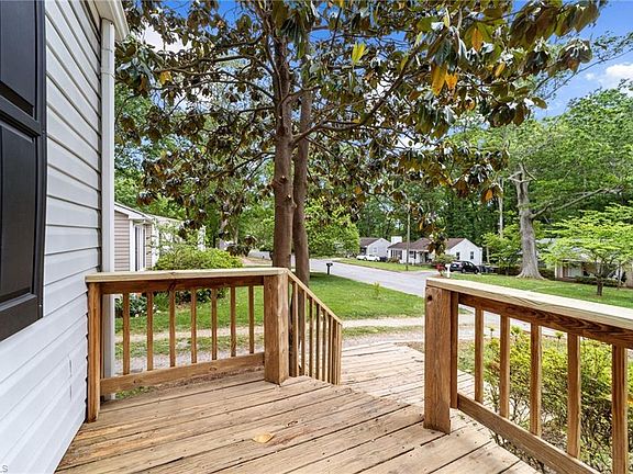 5th image of 2726 Shady Lawn Dr