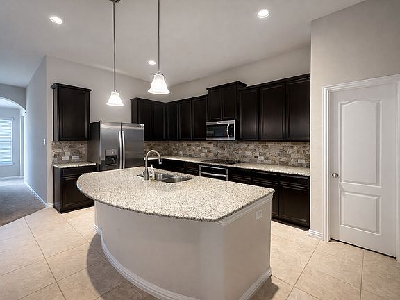 4th image of 1004 Hartman Dr