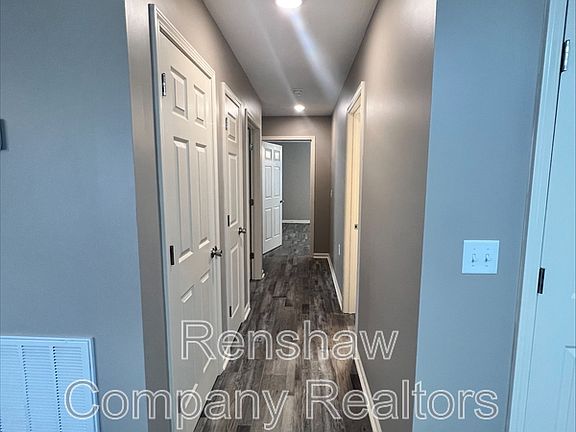 3rd image of 118 1st Ave