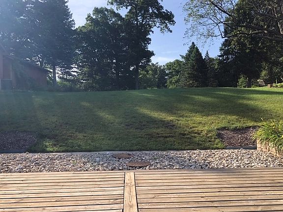 4th image of 818 Lake Holiday Dr