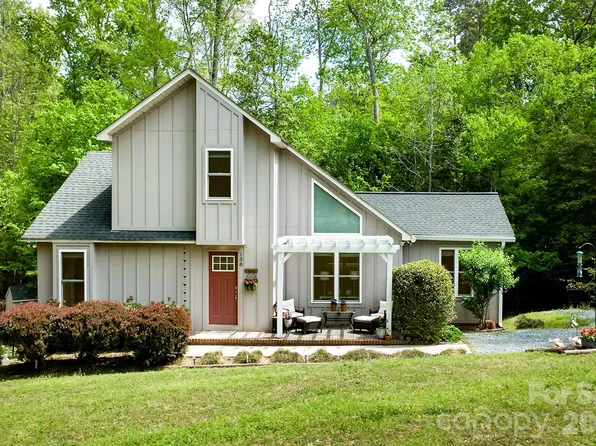 138 Uwharrie Ct, Mount Gilead, NC 27306