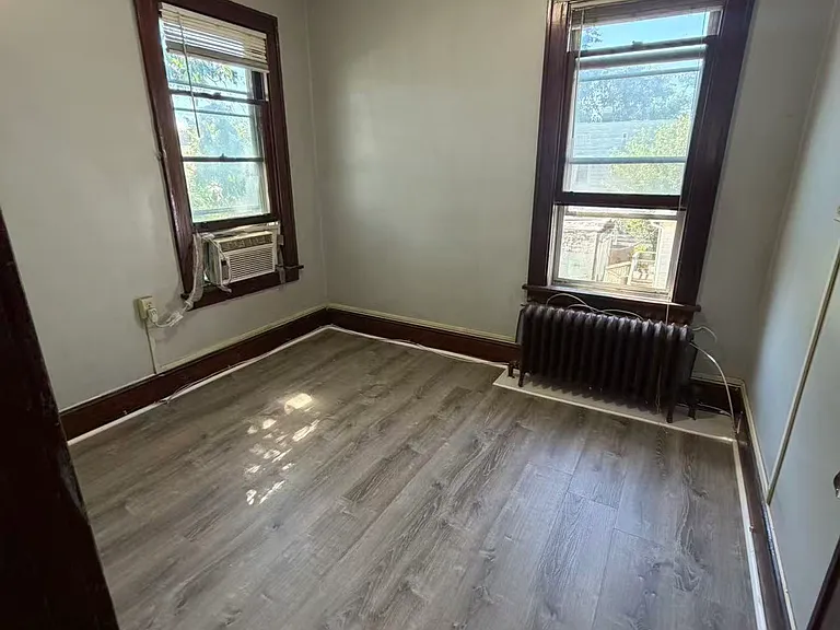 335 Manning Blvd #2 — Photo 2