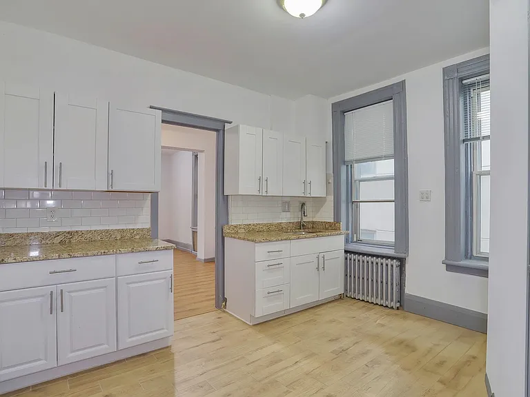 327 Jackson St #13 — Photo 7
