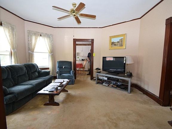 3rd image of 16 Wales Ave