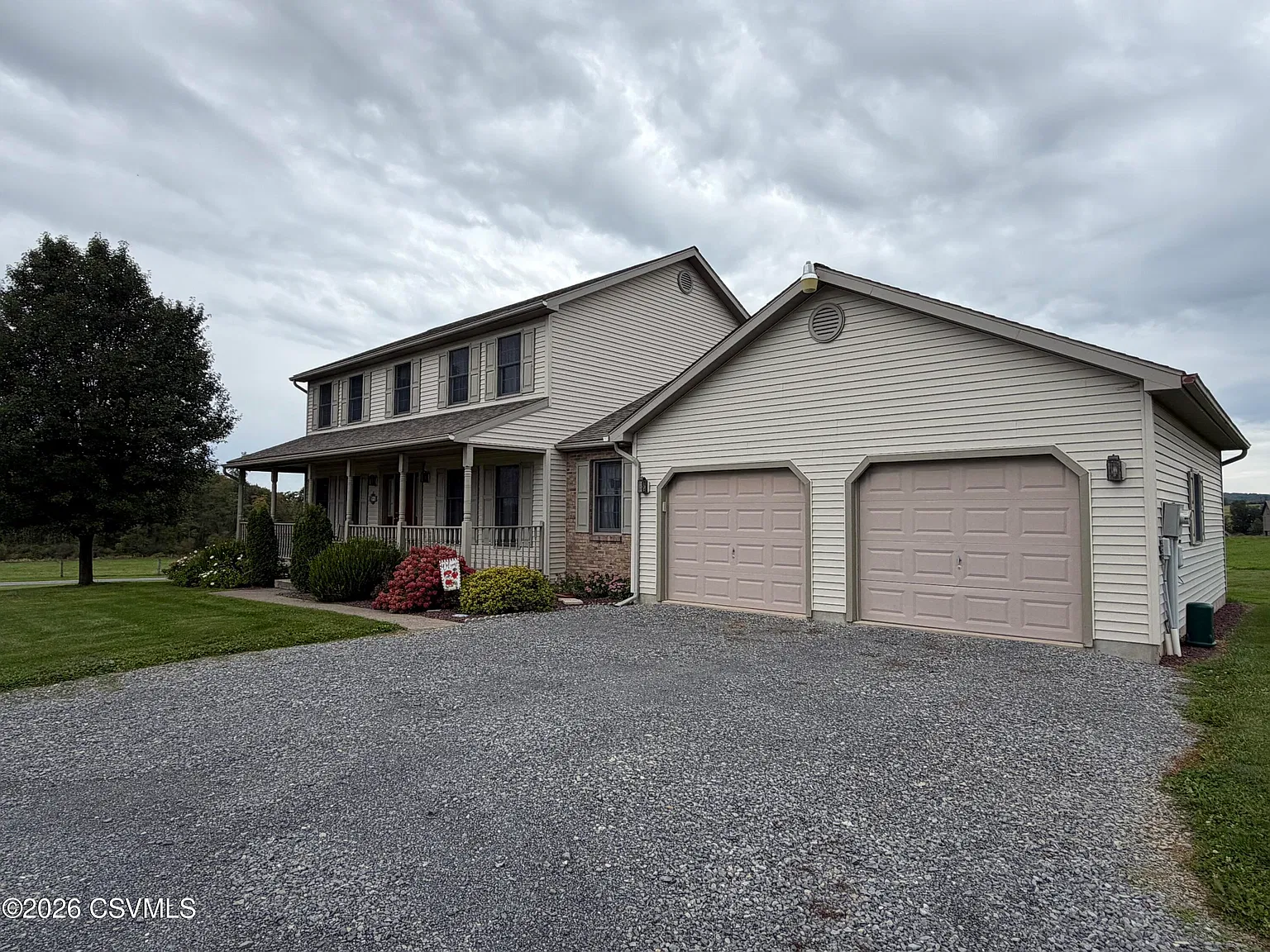 4 bed, 2100 sqft, $2,000 — Photo 2