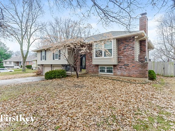 2nd image of 3810 NE Woods Ct