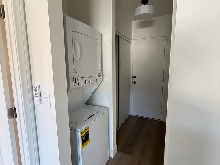 2122 J St #1/2 — Photo 8