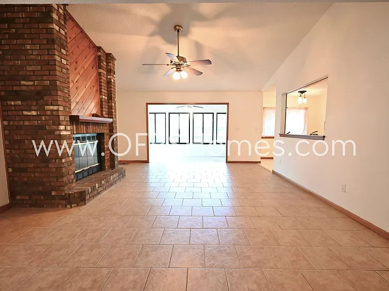 3934 Balsam Dr — Photo 6