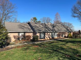 25 Crow Hill Rd, Fort Thomas, KY 41075