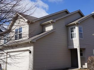 1412 Derby Ln, Mundelein, IL 60060