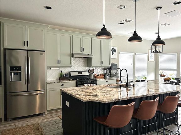2nd image of 11222 Honeysuckle Haven Dr