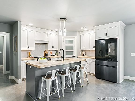 5th image of 20870 S 4250th Rd