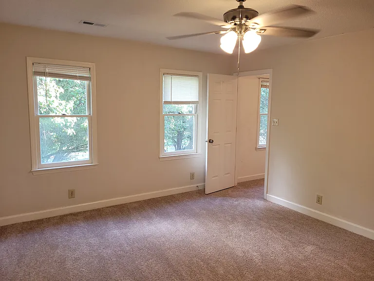 4009 Omer Ln — Photo 15
