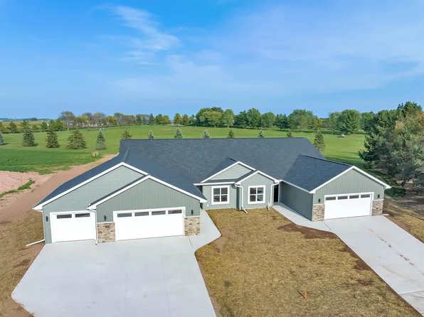 443 Brookview Dr, Luxemburg, WI 54217