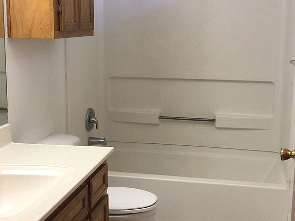5th image of 1010 Lexington Cir #10906282