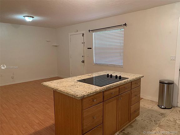 4th image of 3242 Mary St APT S115