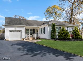 97 Circle Dr, Toms River, NJ 08753