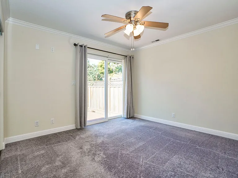 1621 Huron Ave — Photo 31