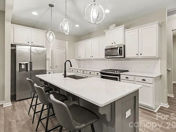 3rd image of 1138 Streamside Ln