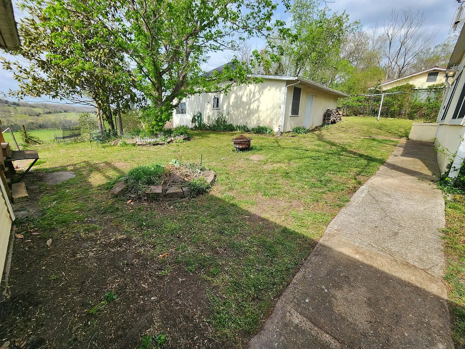 4 bed, 1980 sqft, $1,995 — Photo 4