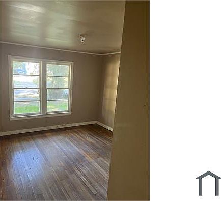 2nd image of 3151 Catherine St