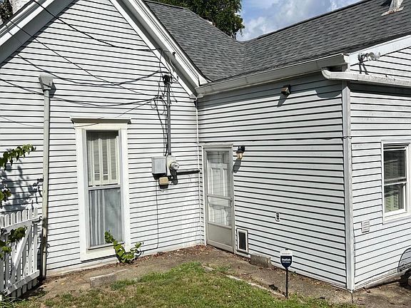 4th image of 119 E Campbell St