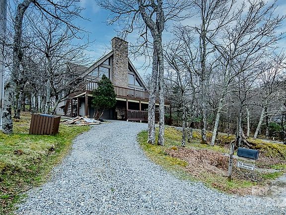 2nd image of 130 Skiway Cir