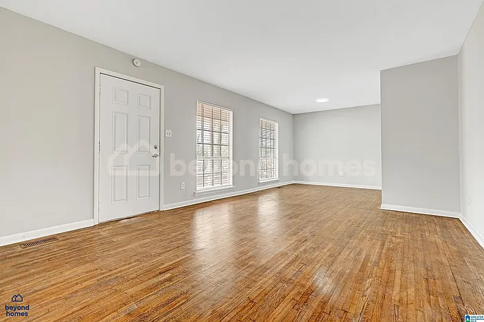 4012 Hazelwood Rd — Photo 4