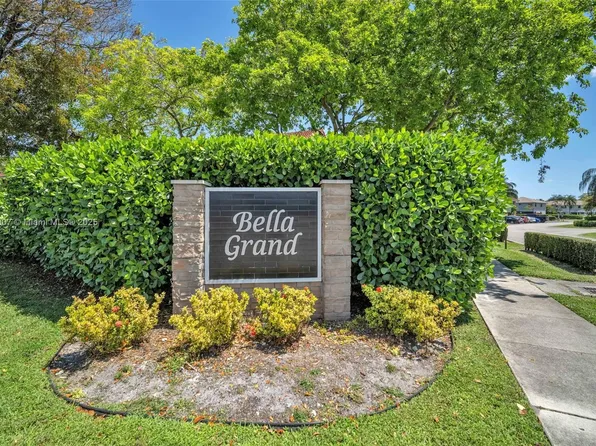 10457 NW 8th St #105, Pembroke Pines, FL 33026