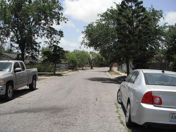 5th image of 4318 Cambridge Dr