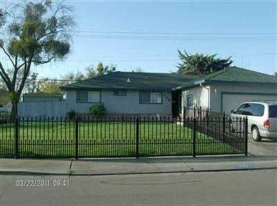 3rd image of 702 Paloma Ave