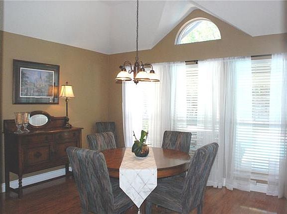 5th image of 1028 Laurel Oak Dr