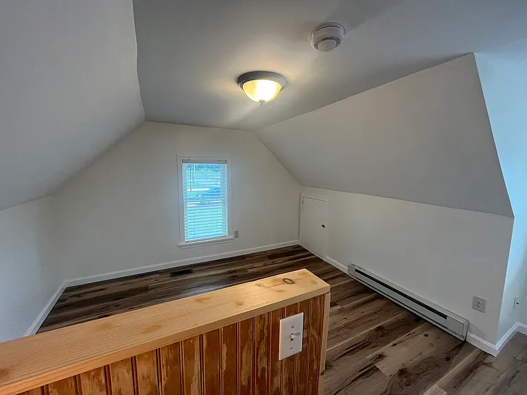 328 Tyrone St — Photo 29