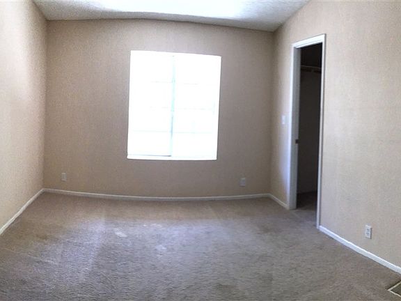 5th image of 10734 S McKenzie Ave