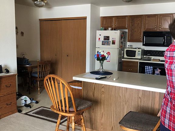 4th image of 321 N Mountin Dr