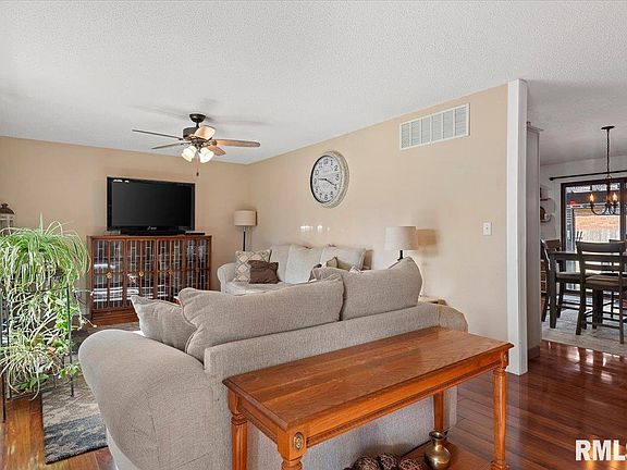 2nd image of 51 Squires Rd