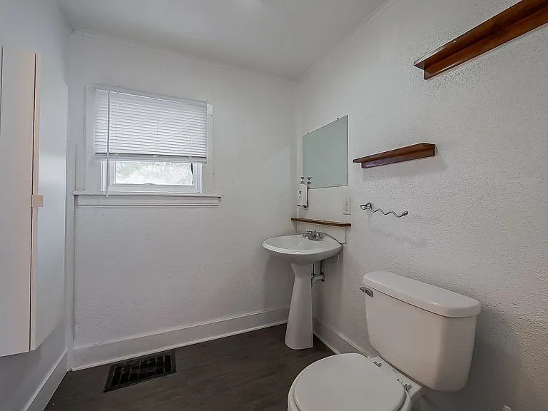 312 Ballard St — Photo 19