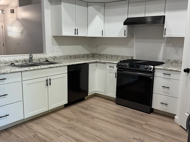 13332 W Broadleaf Ct — Photo 6