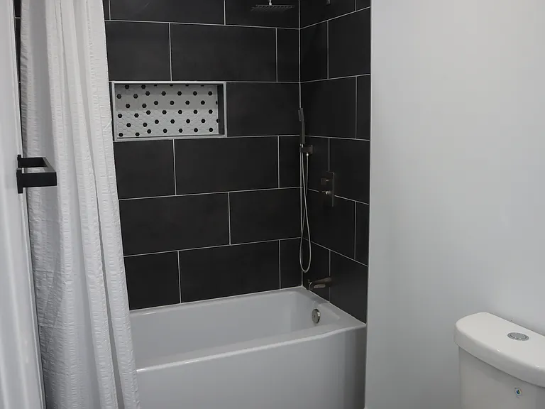 1311 E 118th St #3 — Photo 5