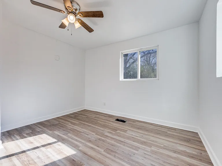 381 Hiland Acres Cir — Photo 15