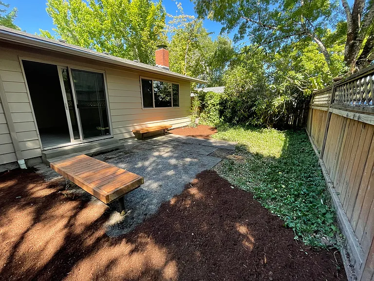 1321 NW 23rd St — Photo 23