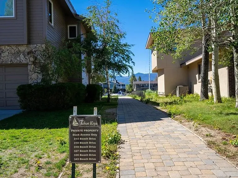 314 Beach Dr — Photo 36