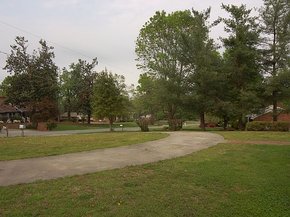4th image of 1802 Whiteley Pl