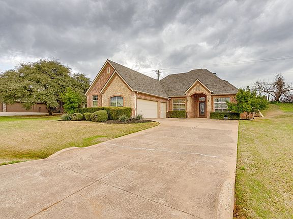 3rd image of 9815 Ravenswood Rd