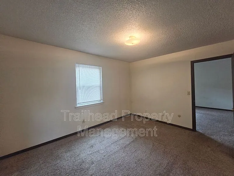 1302 E T C Lea Rd #T — Photo 11